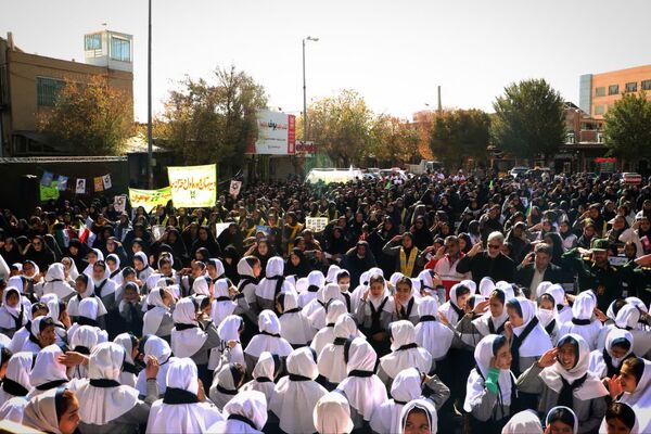 راهپیمایی با شکوه ۱۳ آبان ماه در شهرستان آباده