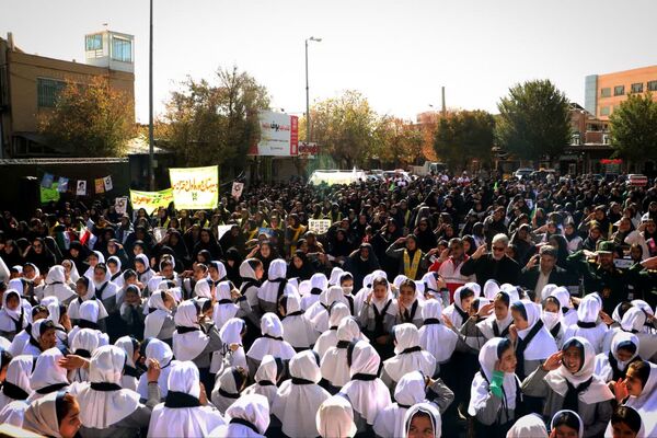 راهپیمایی با شکوه ۱۳ آبان ماه در شهرستان آباده