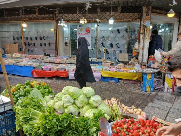شب یلدا در بازار رشت