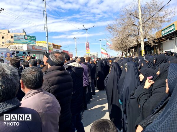 امروز شیروان در سوگ ۳شهید جنگ تحمیلی نشست