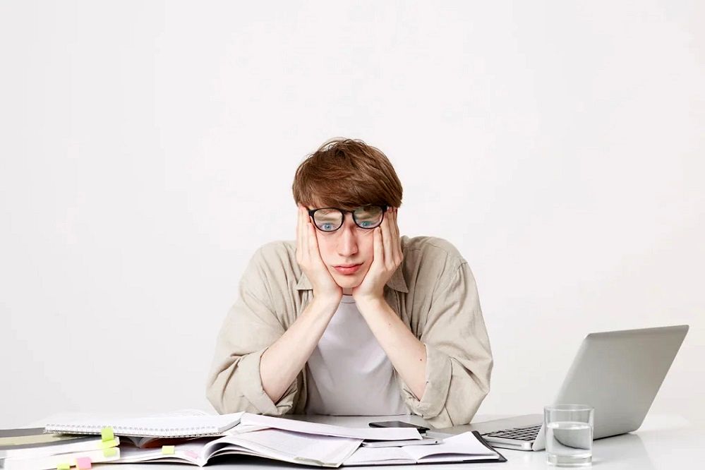 تغذیه‌ مناسب و خواب کافی 2 بال مطالعه موثر و موفقیت در امتحانات است