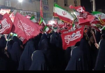 دختران رودان، خادمان پرچم در تجمعات شبانه