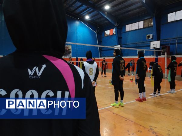 بازدید مربیان کشوری والیبال از باشگاه نرجس شهر جعفریه قم