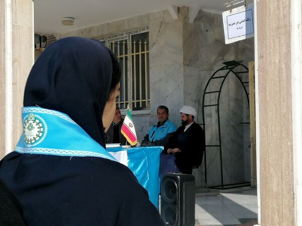 نواختن زنگ زلزله در دبیرستان کوشش شهرستان فاروج 