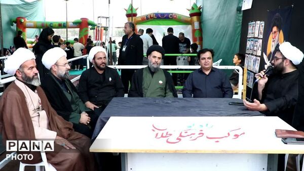 همدلی مسئولان و خادمان در خدمت به زائران رهبر شهید