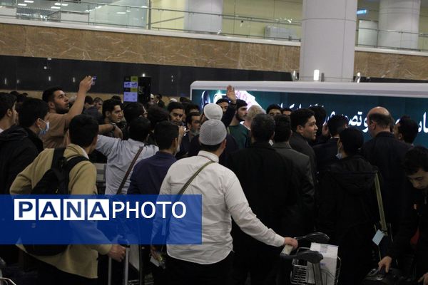 بازگشت حاجیان سازمان دانش‌آموزی از حج عمره 