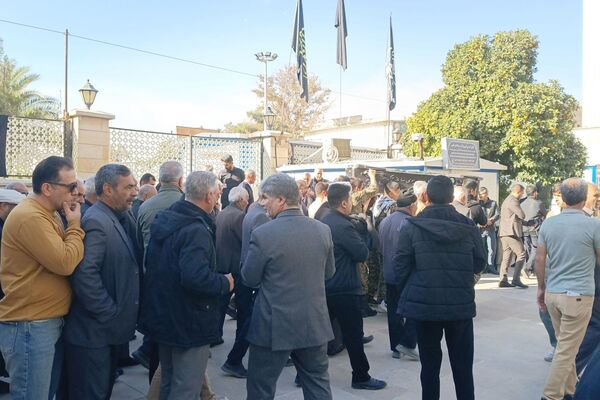 تشییع پیکر مادر شهیدان مشتاقیان در شیراز