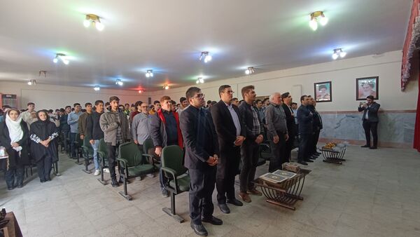 تجلیل از رتبه‌های برتر کنکور سراسری دبیرستان شهید سلطانی ۴ 