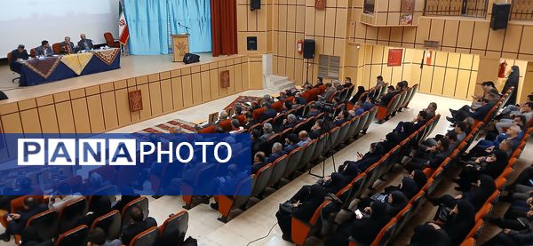 نشست شورای اداری استان چهارمحال و بختیاری با حضور وزیر آموزش و پرورش 