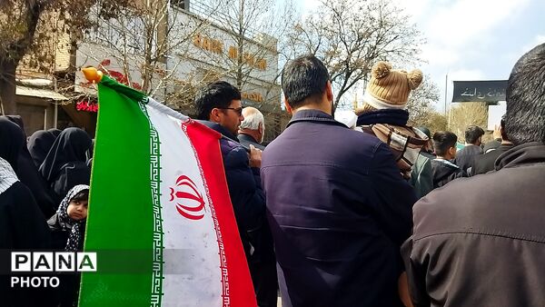 مشت هایی که با فریاد انتقام بالا می آمدند 