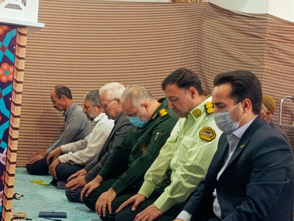خلیل اباد همگام با ملت ایران فریاد خشم و نصر در نماز جمعه طنین انداز شد