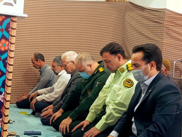 خلیل اباد همگام با ملت ایران فریاد خشم و نصر در نماز جمعه طنین انداز شد