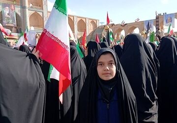 اجتماع میثاق با امام شهید امت و بیعت با رهبر منتخب خبرگان در میدان امیرچخماق یزد
