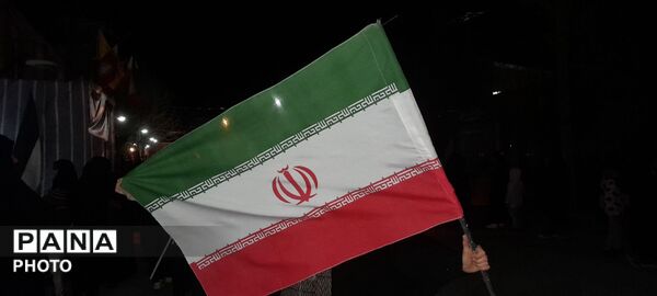 نقش زیبای پرچم ایران بر دستان کودکان حاج قاسم 