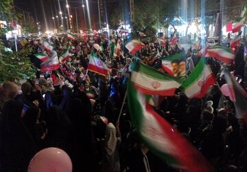 اجتماع بزرگ دختران «جان فدای ایران» به یاد دختران میناب 