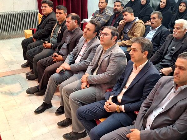 آیین رونمایی از کتاب راهنمای مدیر و معلم 