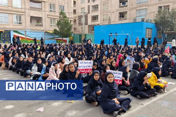 از کلاس درس تا شکوه انقلاب؛ شور دانش آموزی،  شور فجر