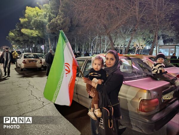 حماسه همدلی ملت در مشهد مقدس