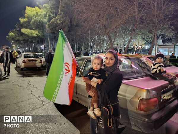 حماسه همدلی ملت در مشهد مقدس