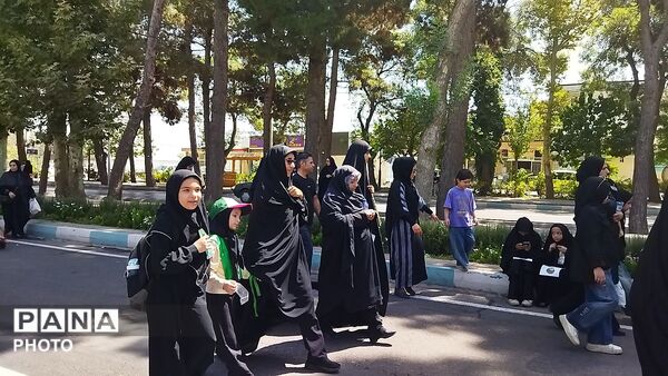 عاشقان حسینی ( ع) به یاد پیاده روی اربعین در نیشابور پیاده روی کردند-۲