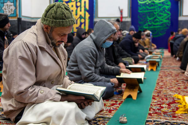 آیین معنوی اعتکاف در حرم مطهر رضوی- ۱