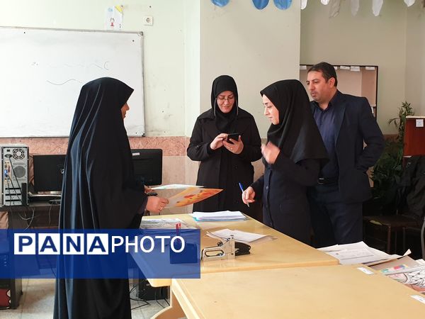 گردآوری آثار جشنواره فرهنگی هنری فردا و پرسش مهر در کانون فرهنگی تربیتی قدس