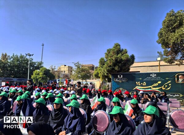 نواخته شدن زنگ مهر همزمان با آغاز سال تحصیلی جدید در تبادکان