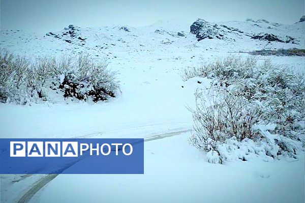 قلعه یزدان در قاب برفی زمستان