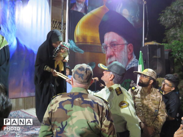 رژه دختران جان فدا همزمان با سراسر کشور در شهرستان خلیل آباد 