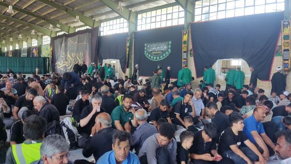 پیاده‌روی زائران در دهه پایانی ماه سفر جاده قدیم نیشابور به سمت مشهد