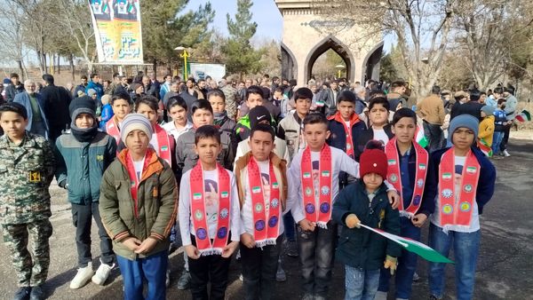 راهپیمایی پرشور ۲۲ بهمن در جلگه رخ 