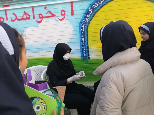 وارنیش فلوراید برای دانش آموزان دبستان ناهید نخودی 