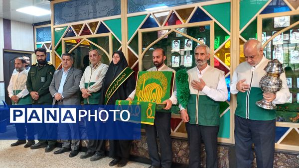 حضور خادمین حرم مطهر امام رضا (ع) به‌مناسبت دهه کرامت و هفته معلم در اداره آموزش و پرورش منطقه ۱۹