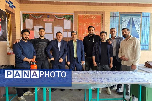 هنرستان موفقیان اسلامشهر میزبان آیین یادواره شهدا با حضور جمعی از مسئولان بود