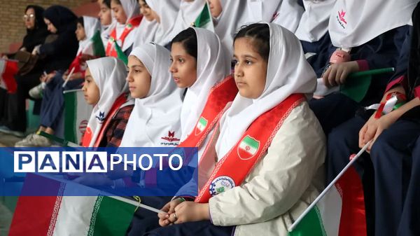 زنگ انقلاب نواخته شد