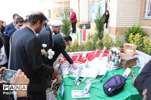 جشن شکوفه‌ها در بجنورد با نواخته‌شدن زنگ مهر و آغاز سال تحصیلی کلاس اولی‌ها