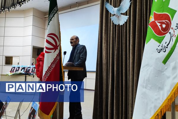 مراسم اختتامیه یادواره شهدا با حضور مدارس شاهد ناحیه یک سنندج