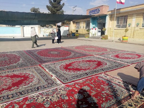 اقامه نماز باران  در دبستان ناهید نخودی 