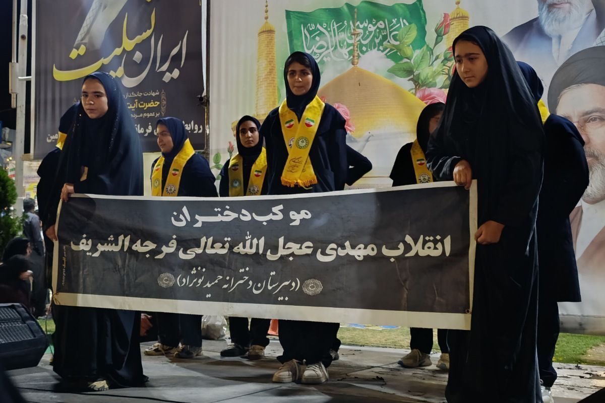 غرفه شهدای دانش آموز ورامین میزبان شما در میدان امام حسین(ع)