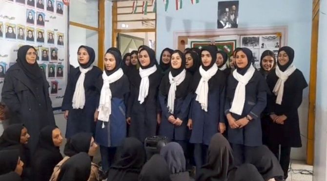 جشن پرشور نیمه شعبان در مدرسه اسوه‌های دانش دهنو