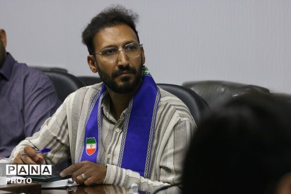 نشست توجیهی «جشن عاطفه‌ها» در یزد با همکاری کمیته امداد و سازمان دانش‌آموزی