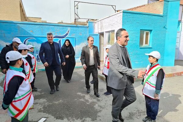 همایش یاوران انقلاب در دبستان شاهد شهید قدوسی ناحیه دو شهرری 