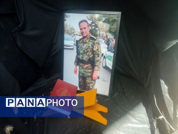 تشییع شهید مدافع امنیت همزمان با روز ملی حجاب در نیشابور