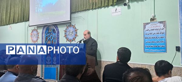 جلسه آموزش خانواده ویژه والدین پایه‌های دهم و یازدهم در دبیرستان شاهد ابوذر غفاری 