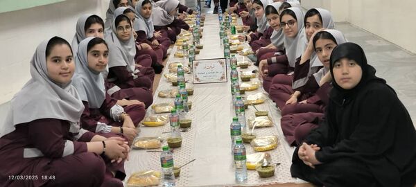 برپایی ضیافت افطاری در دبستان نورالهدی