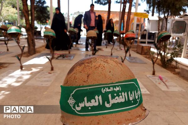 تجدید عهد با امام راحل و شهدا