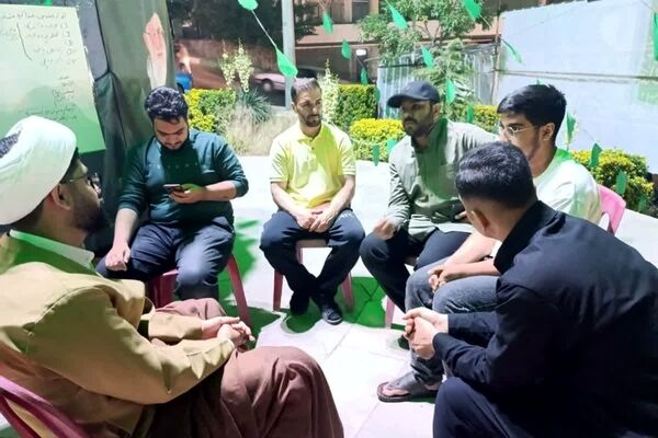 کافه گفتگو نوجوانان مبارز رودهن در تجمعات مردمی شبانه