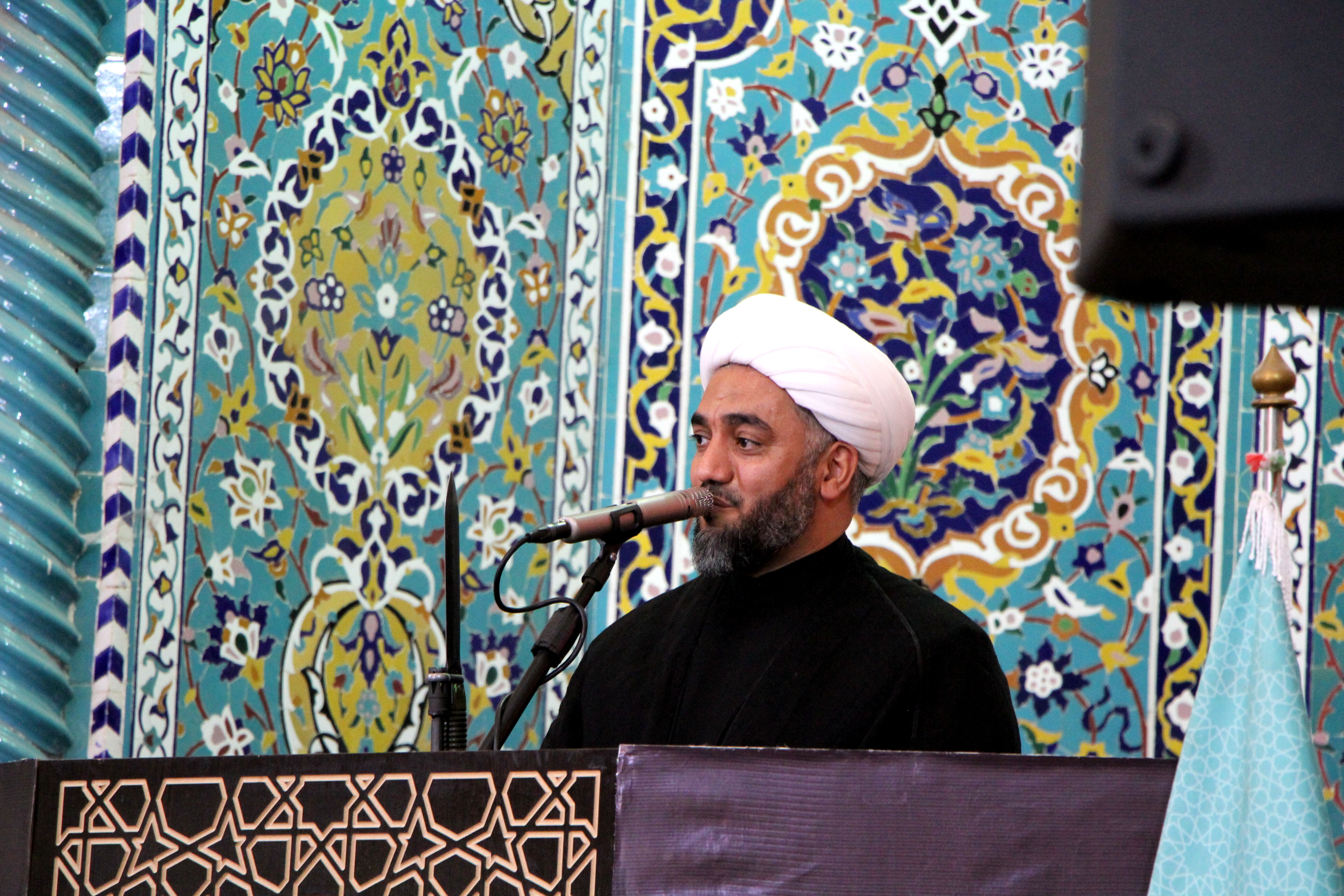 تأکید امام جمعه بم بر نگاه مسئولانه به گردشگری، نخبگان و کارگران ارگ جدید
