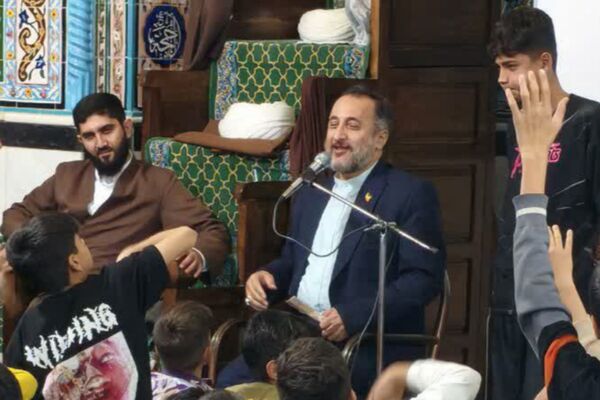 اعتکاف دانش آموزی در مسجد حضرت ابوالفضل قیامدشت
