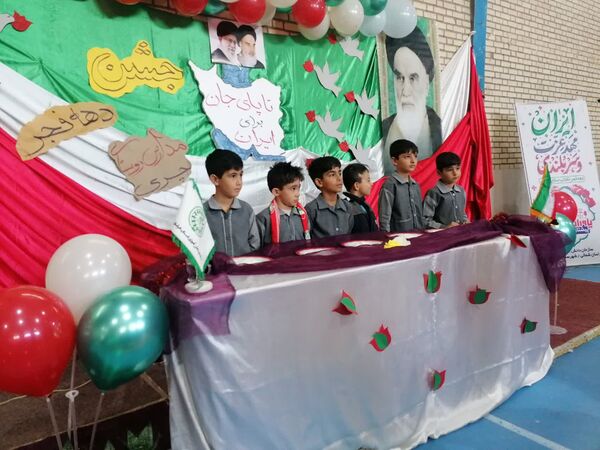 ویژه برنامه‌های دهه فجر و همایش یاوران انقلاب در مدارس روستای چری
